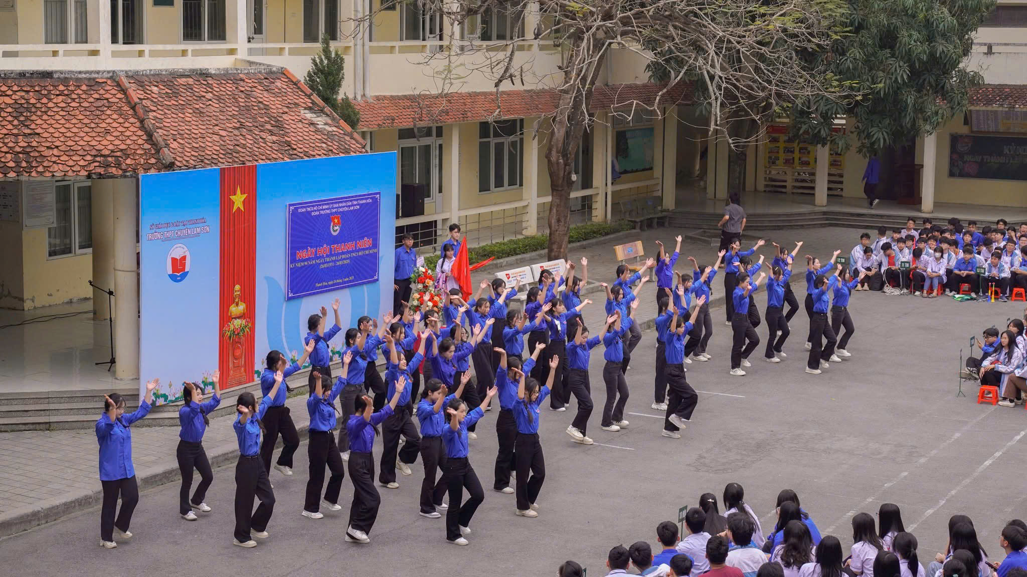 Class photo in school yard